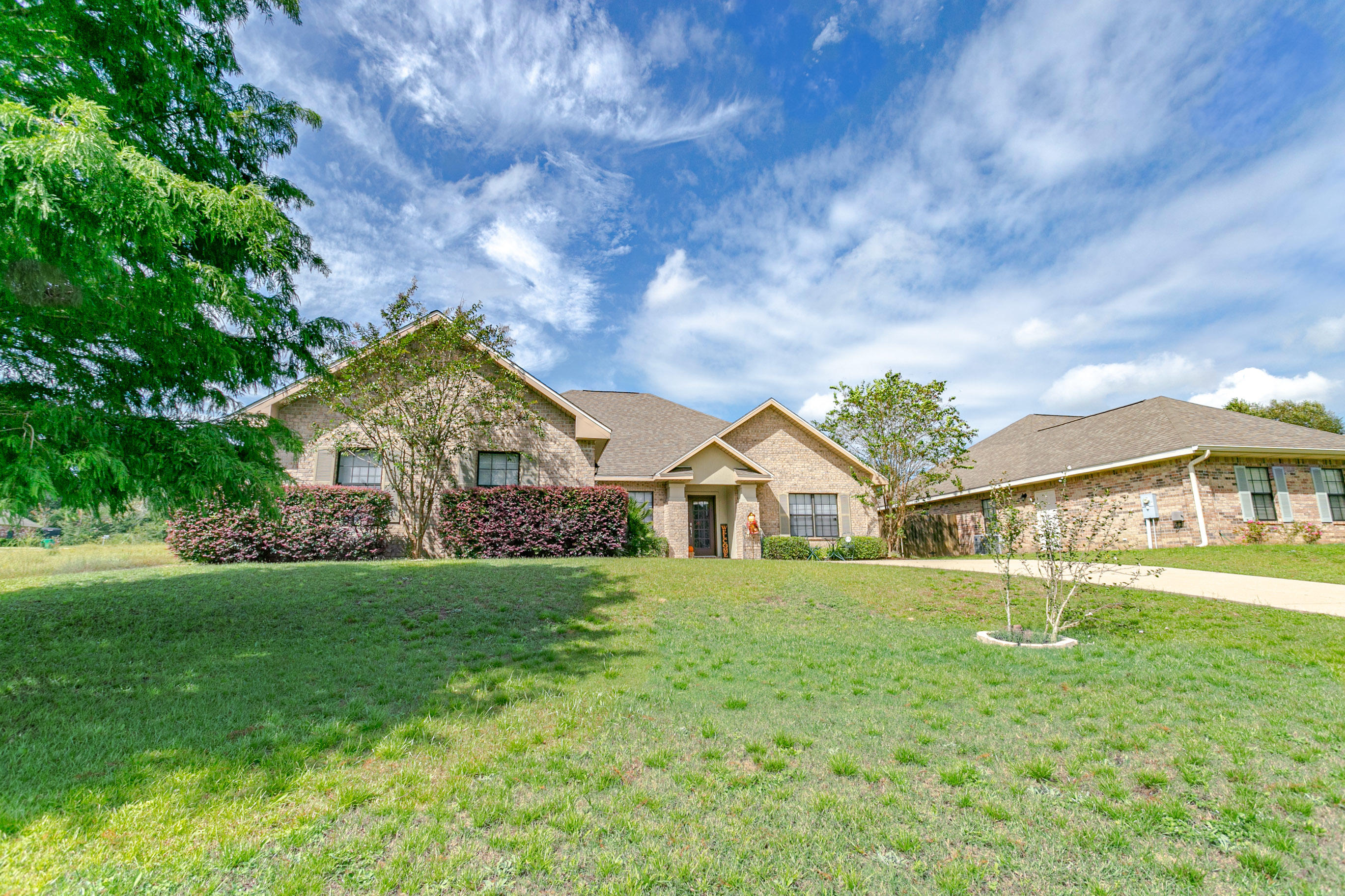 LAKE RIDGE ESTATES - Residential