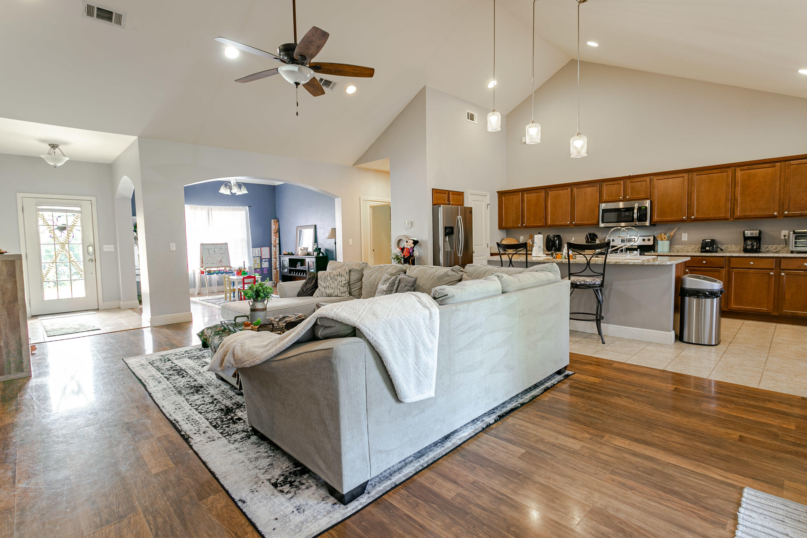 LAKE RIDGE ESTATES - Residential