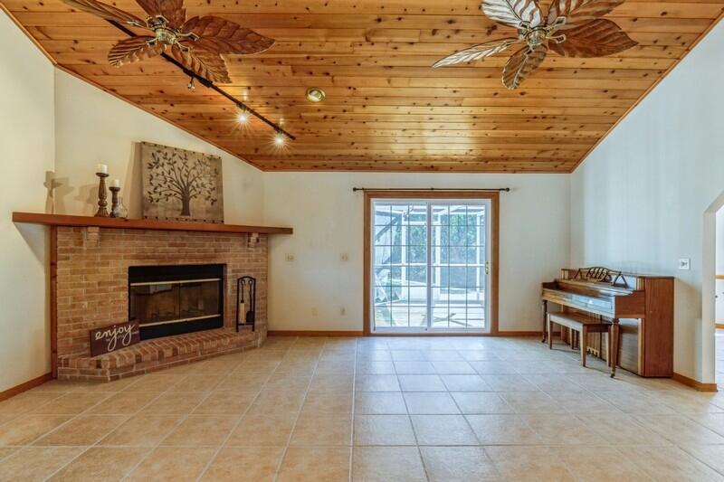 LAKE SHARON ESTATES - Residential