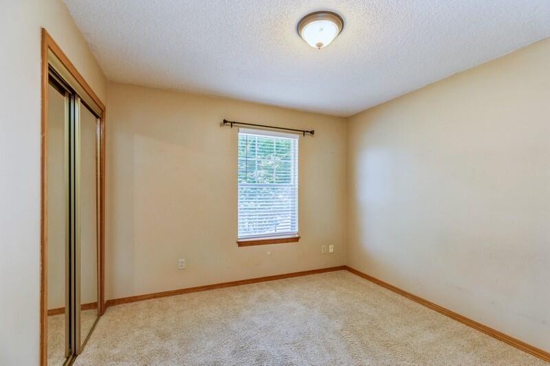 LAKE SHARON ESTATES - Residential