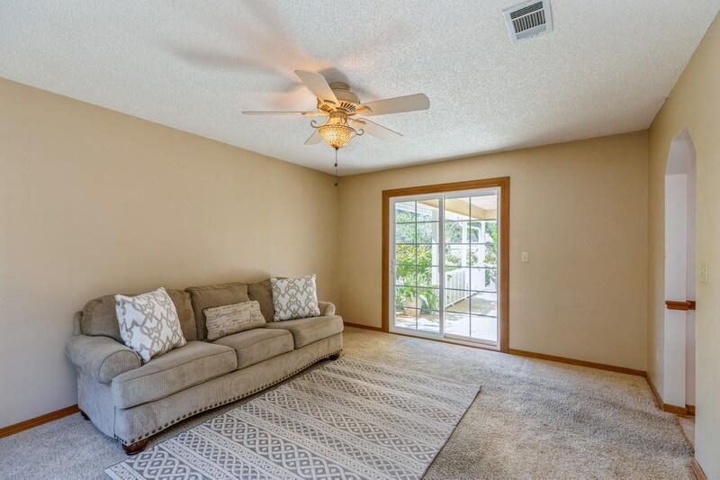LAKE SHARON ESTATES - Residential
