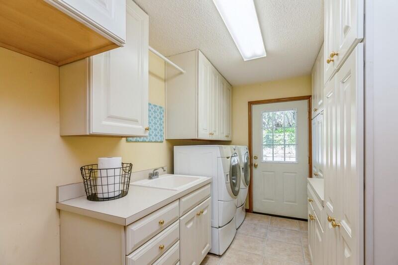 LAKE SHARON ESTATES - Residential