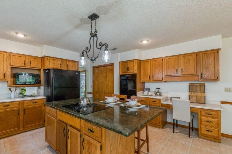 LAKE SHARON ESTATES - Residential