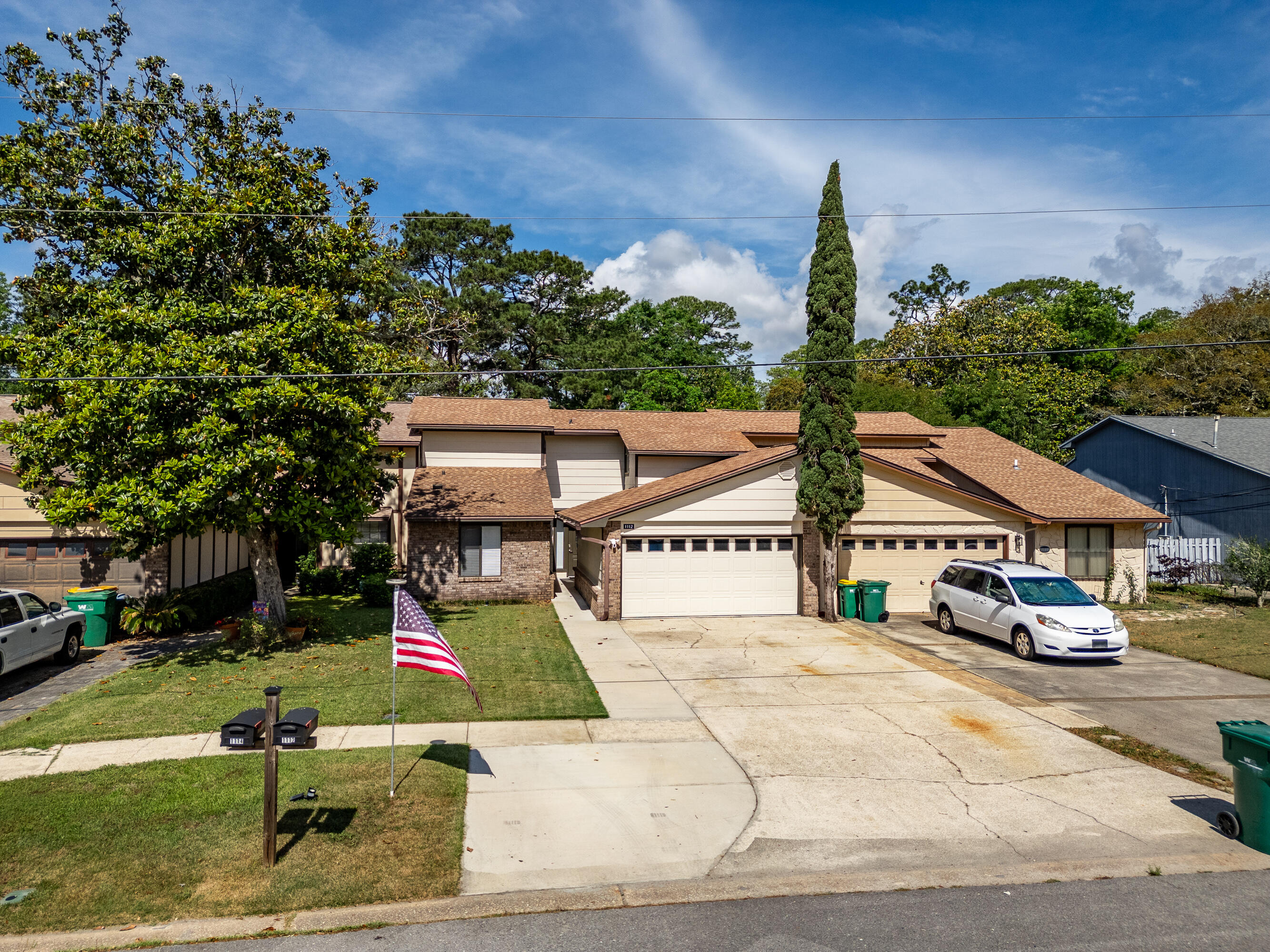 PINEWOOD ESTATES - Residential