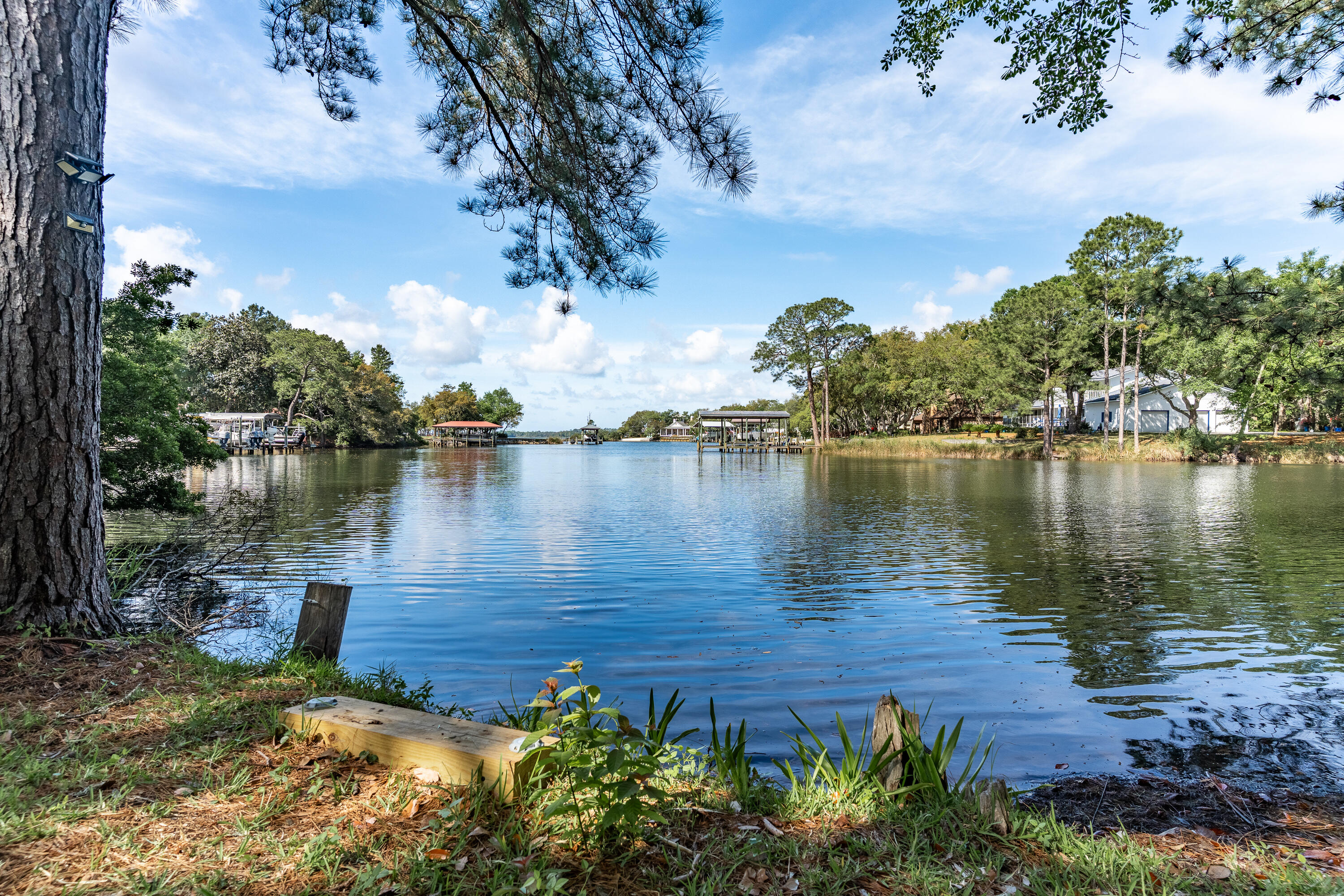 PINEWOOD ESTATES - Residential