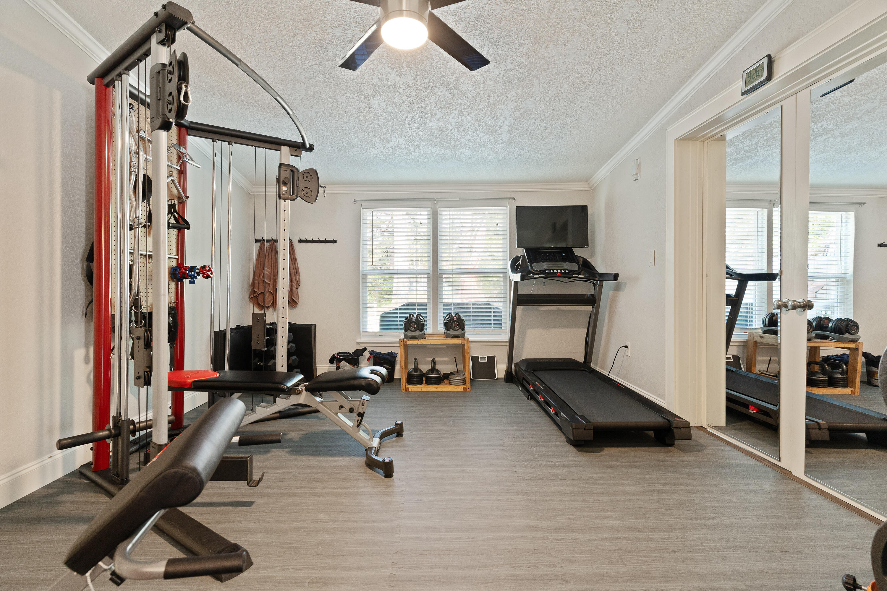 PINEWOOD ESTATES - Residential