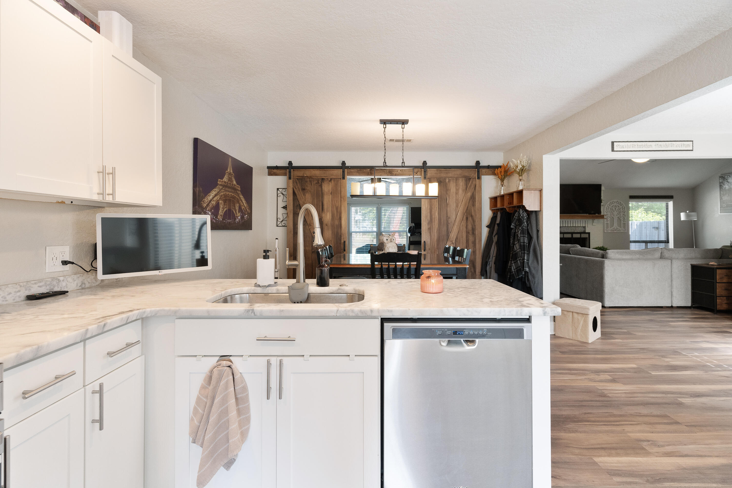 PINEWOOD ESTATES - Residential