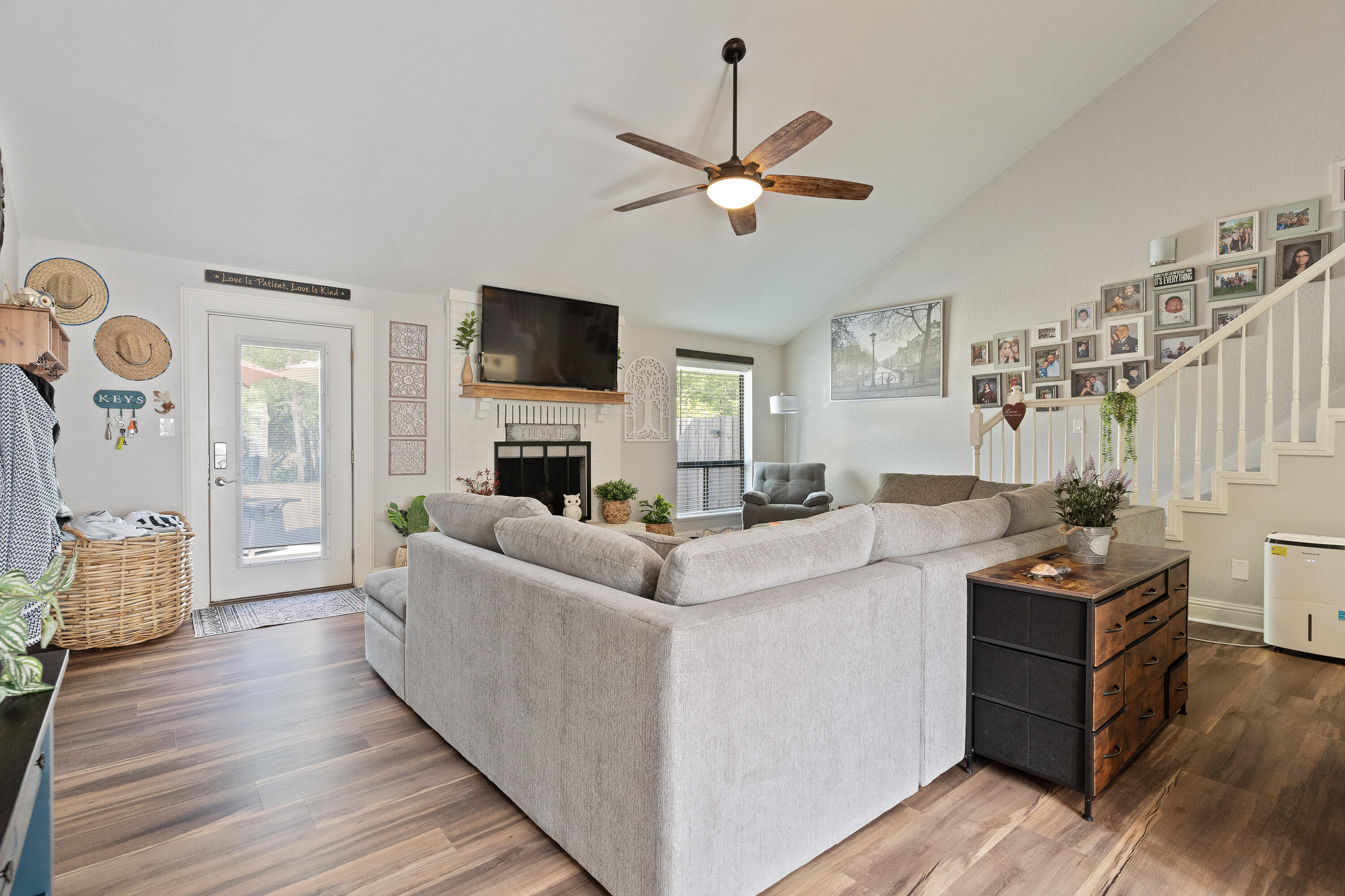 PINEWOOD ESTATES - Residential