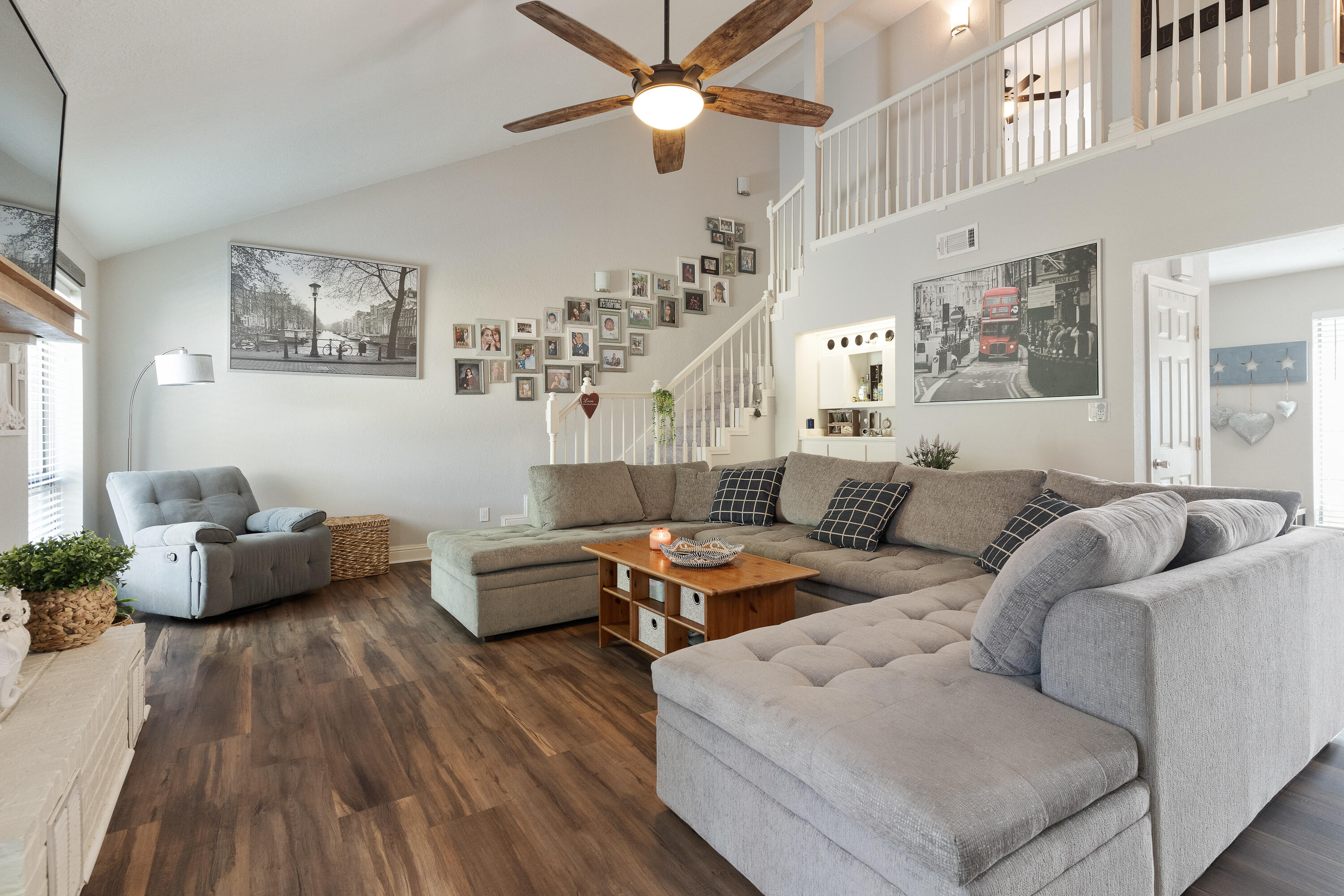 PINEWOOD ESTATES - Residential
