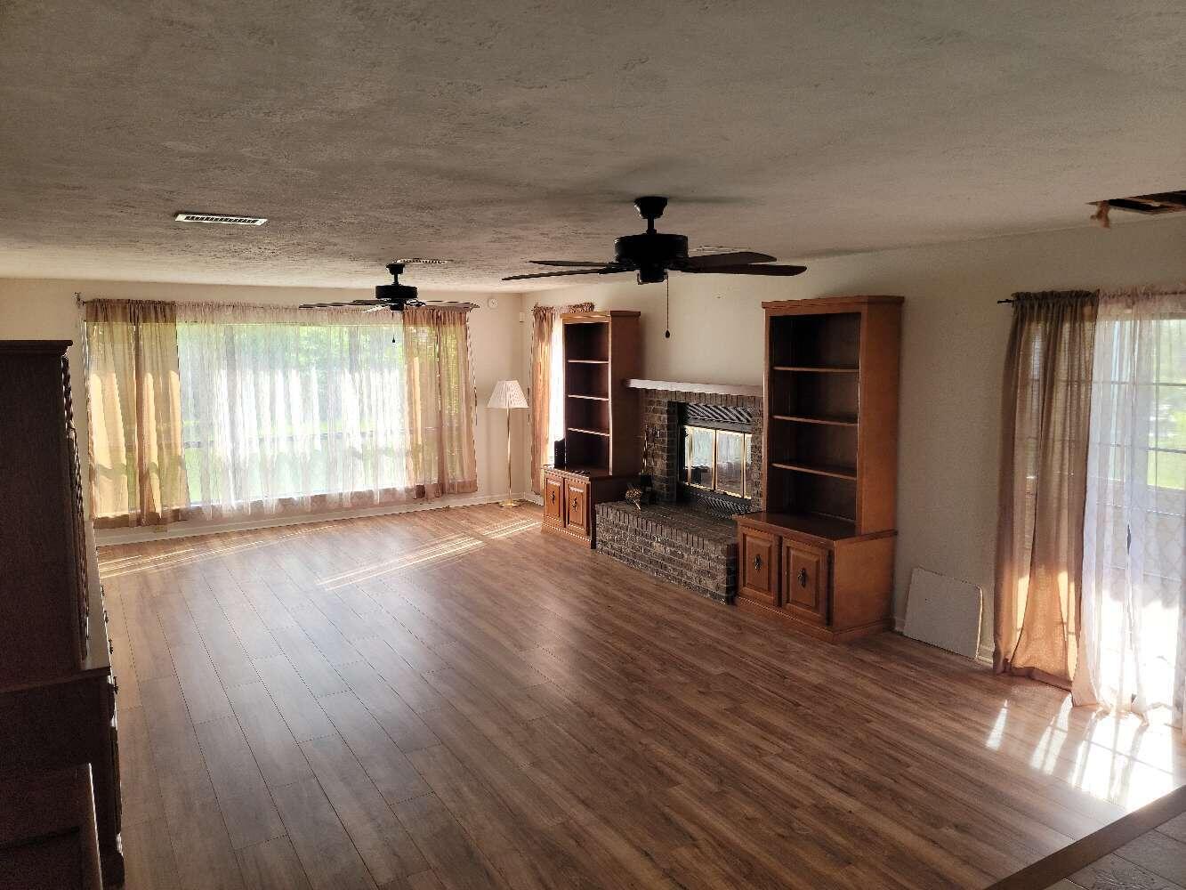 BAY PARK MANOR THE - Residential