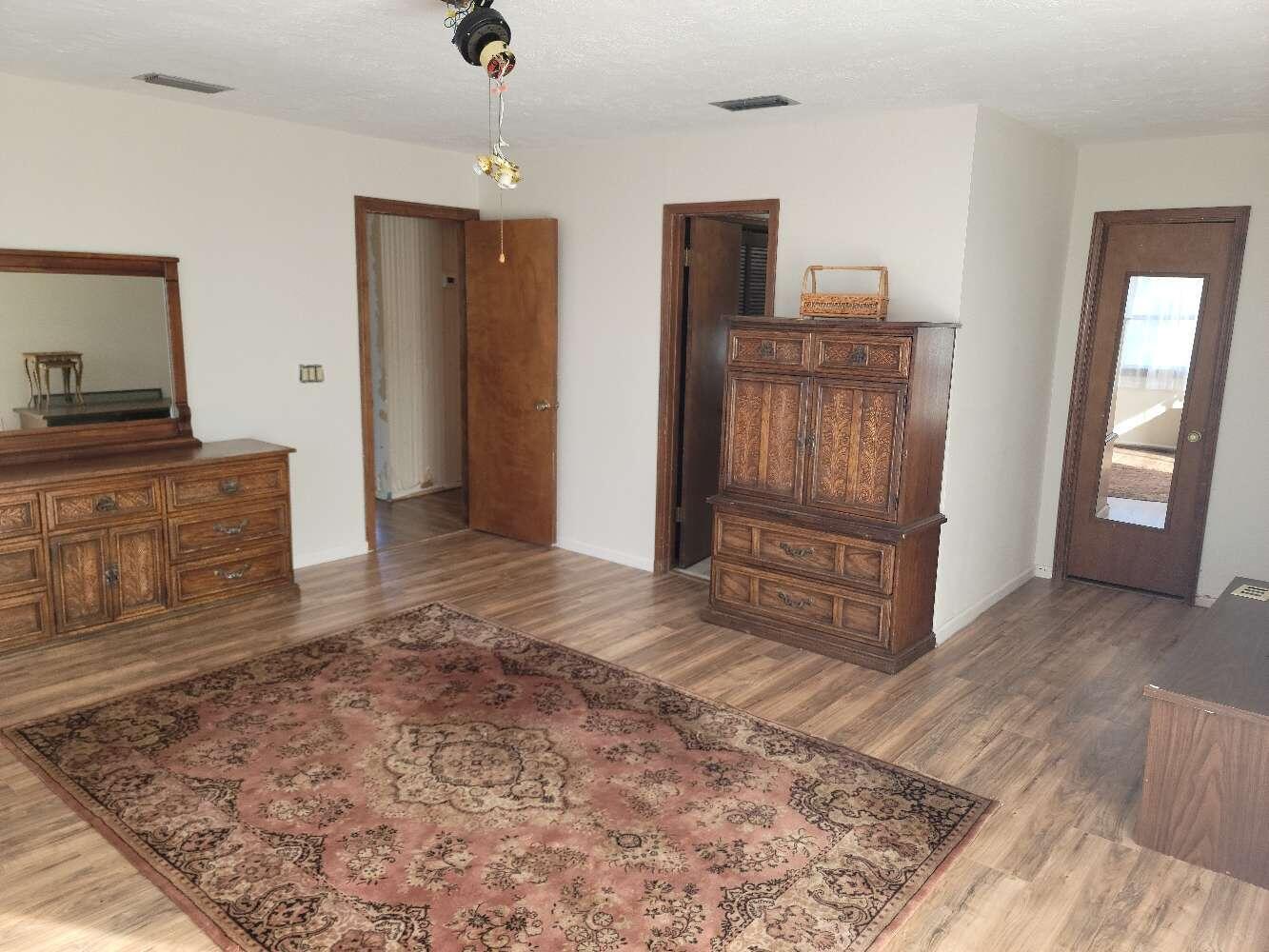 BAY PARK MANOR THE - Residential