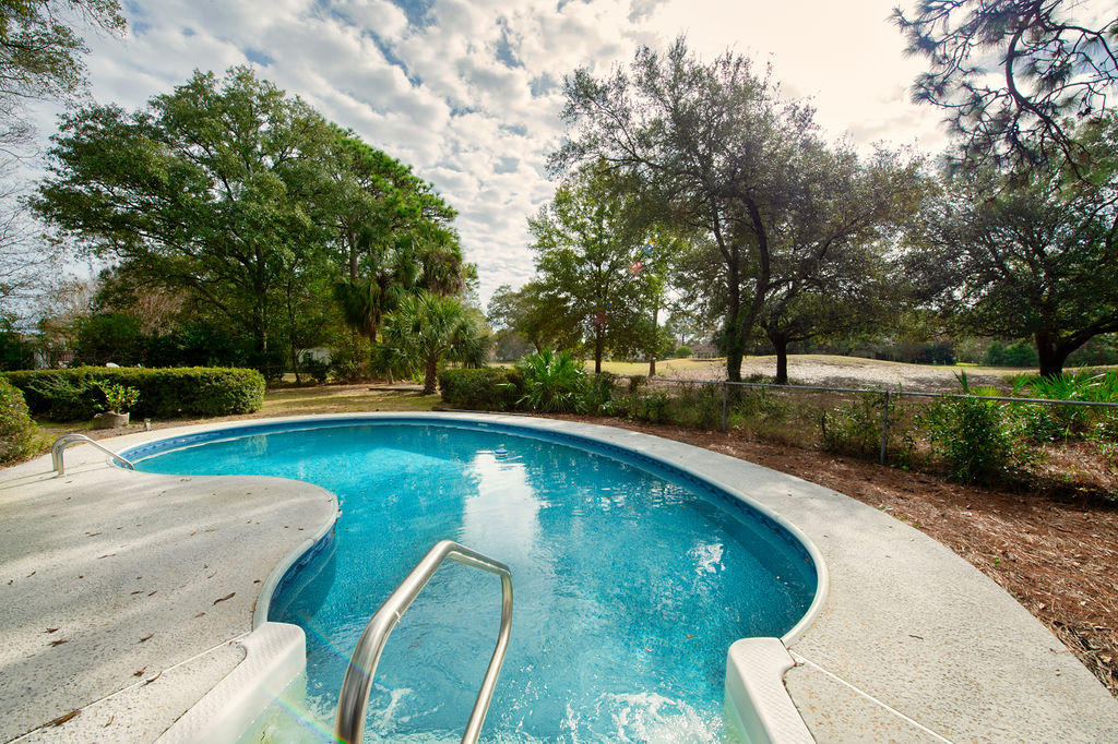 LAKE LORRAINE ESTATES - Residential