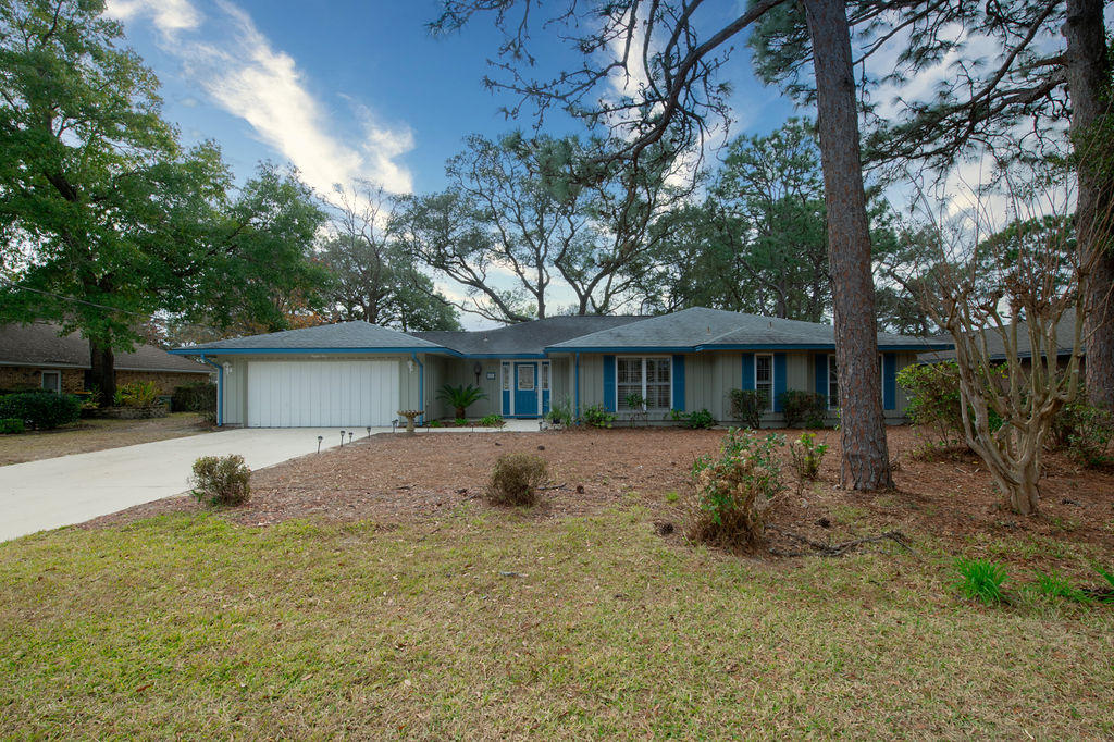 LAKE LORRAINE ESTATES - Residential