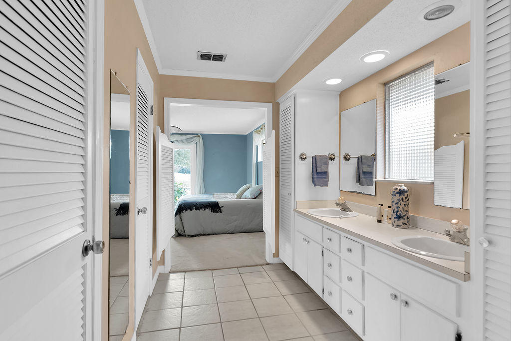 LAKE LORRAINE ESTATES - Residential