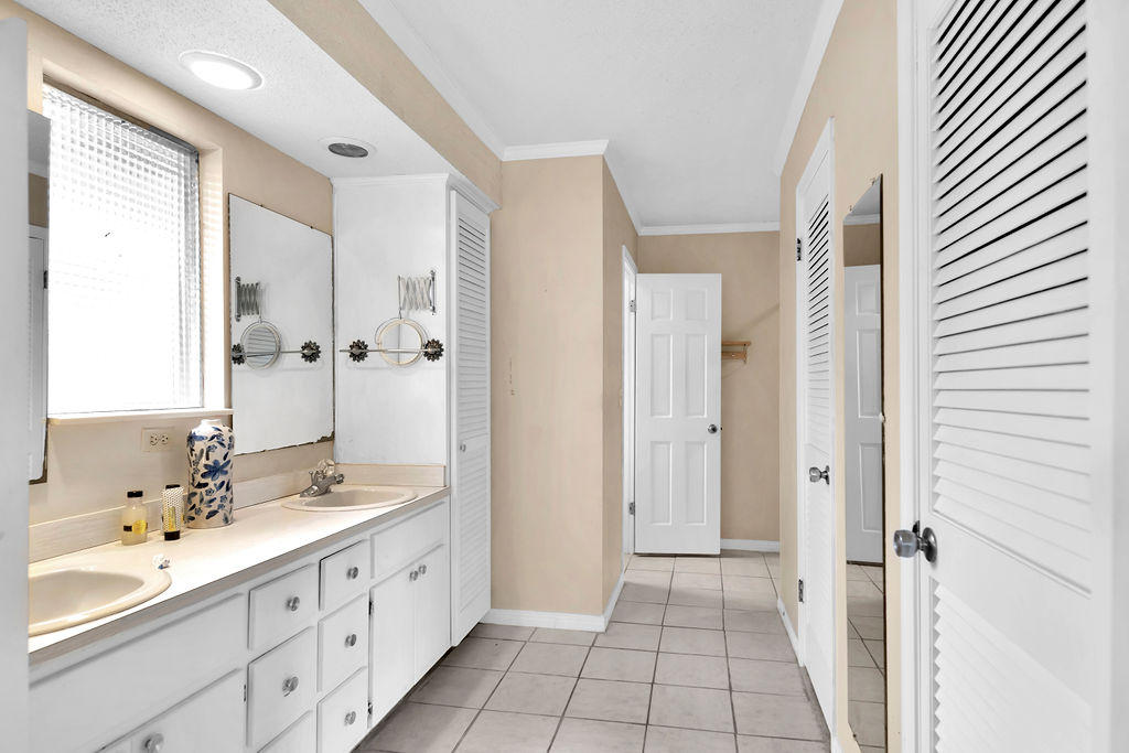 LAKE LORRAINE ESTATES - Residential