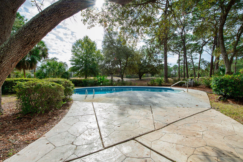 LAKE LORRAINE ESTATES - Residential