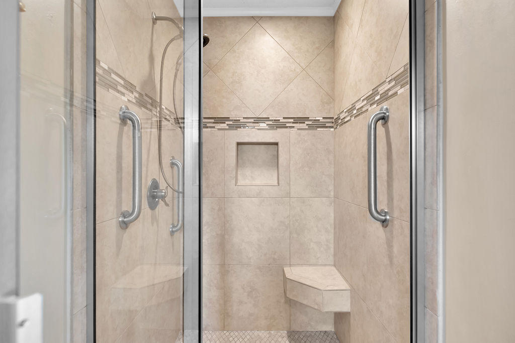 LAKE LORRAINE ESTATES - Residential