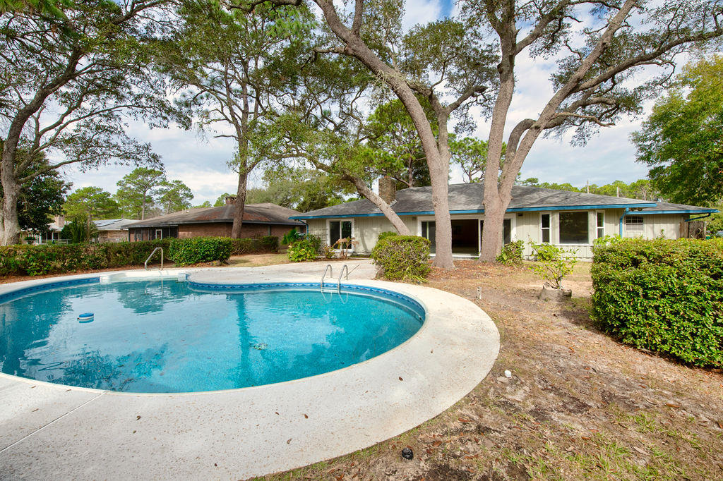 LAKE LORRAINE ESTATES - Residential