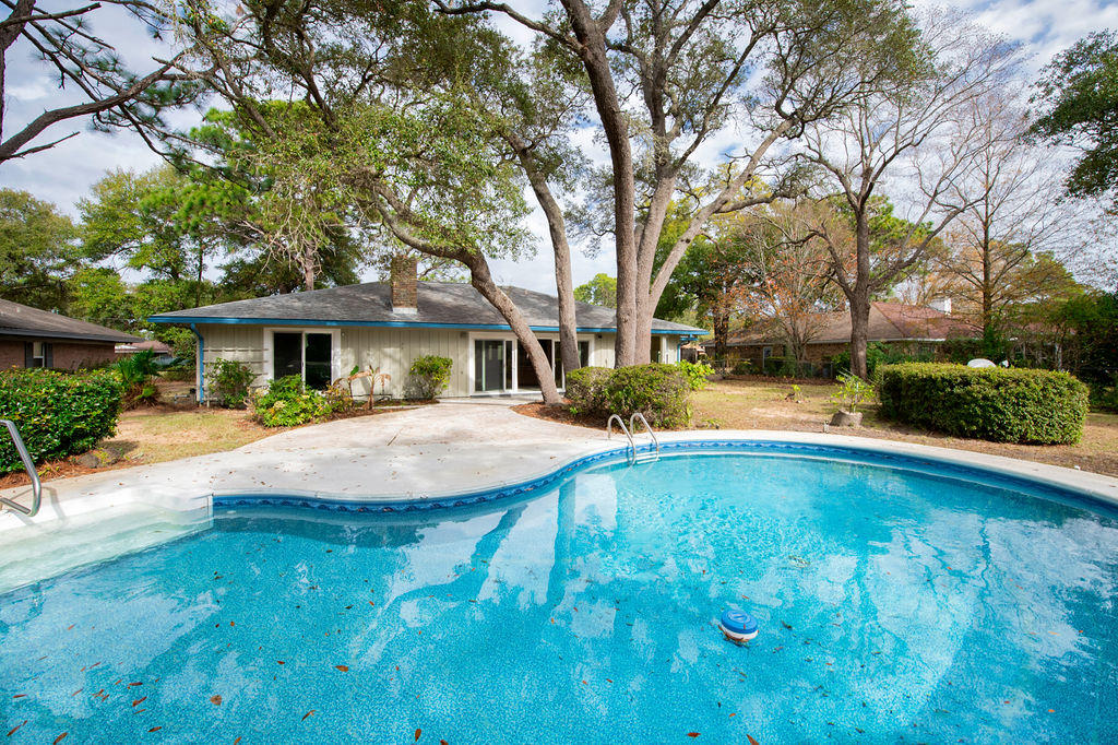 LAKE LORRAINE ESTATES - Residential