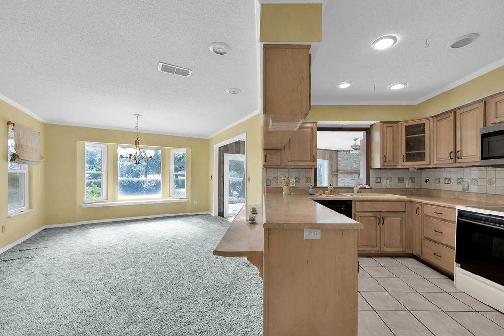 LAKE LORRAINE ESTATES - Residential