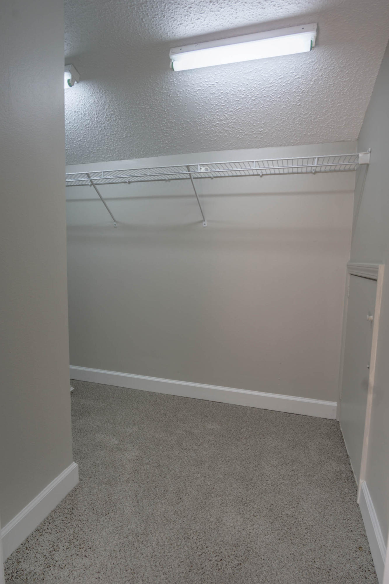 LAKESIDE CONDO AT BLUEWATER BAY - Residential