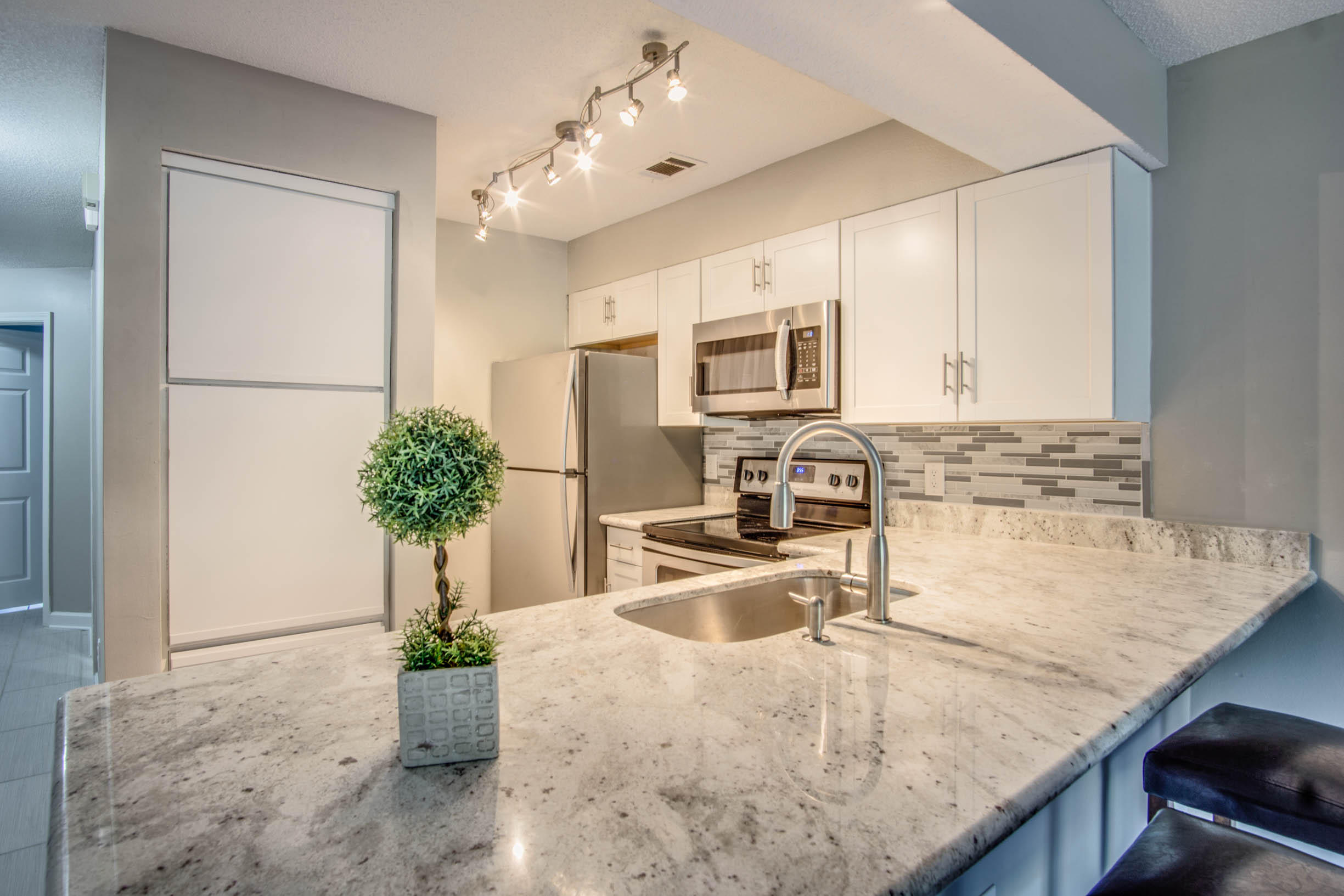 LAKESIDE CONDO AT BLUEWATER BAY - Residential