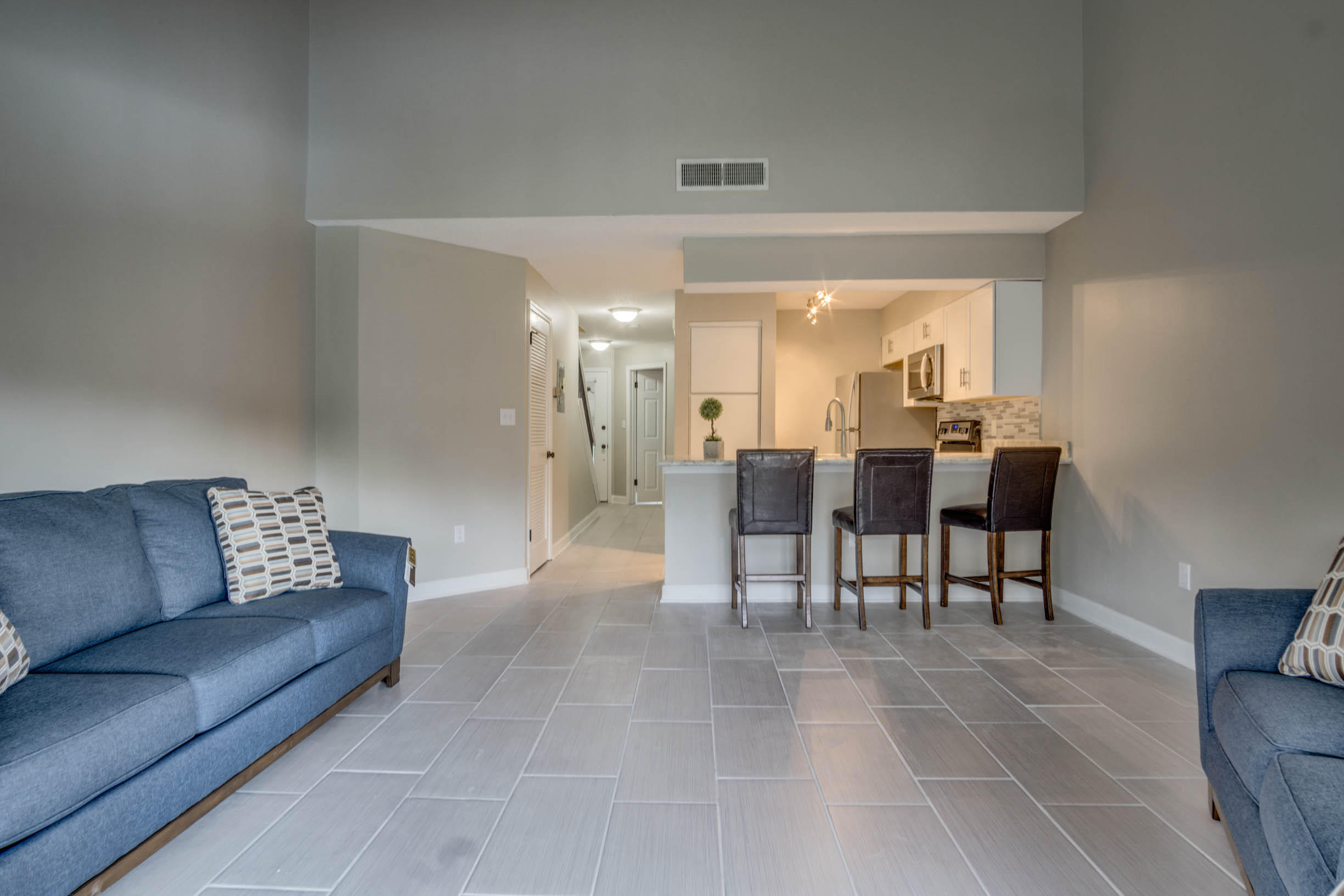 LAKESIDE CONDO AT BLUEWATER BAY - Residential