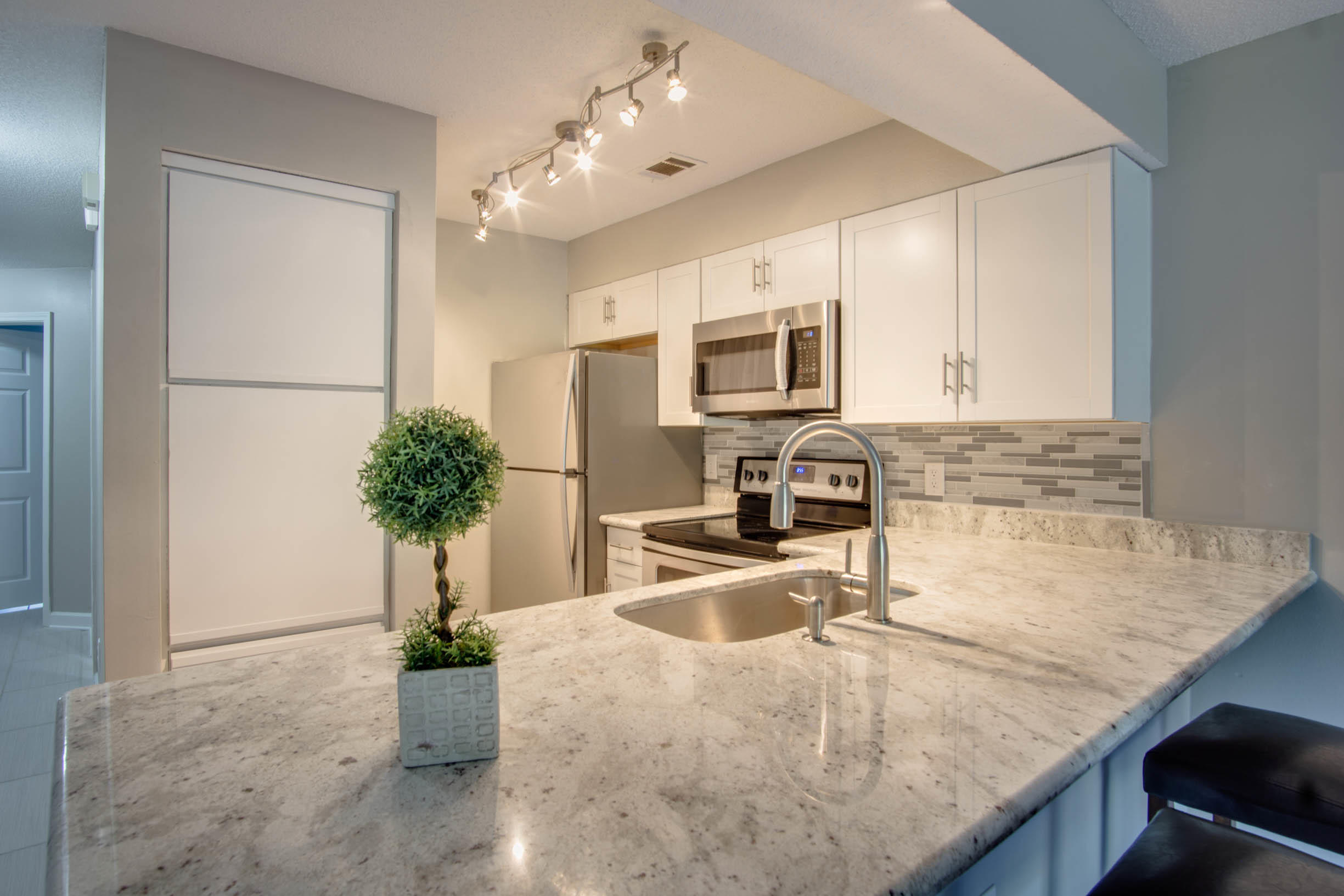 LAKESIDE CONDO AT BLUEWATER BAY - Residential