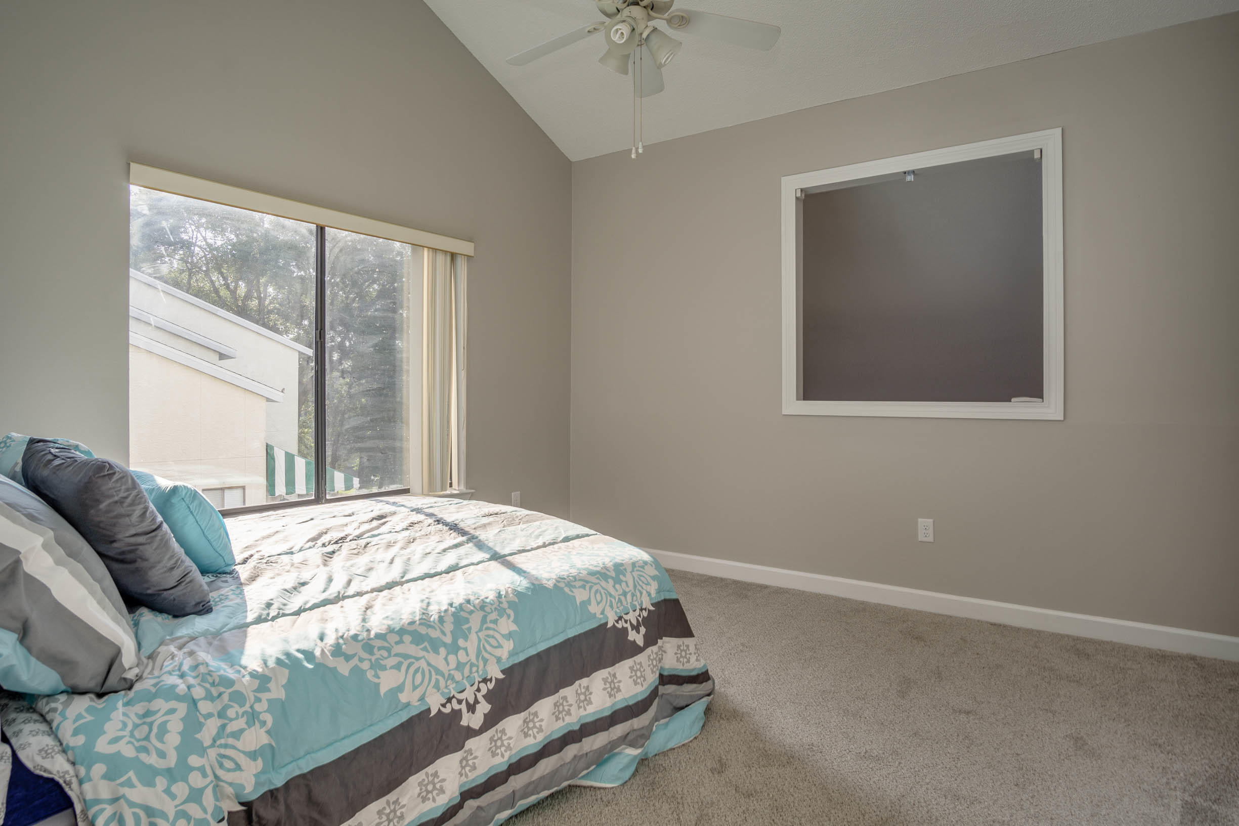 LAKESIDE CONDO AT BLUEWATER BAY - Residential