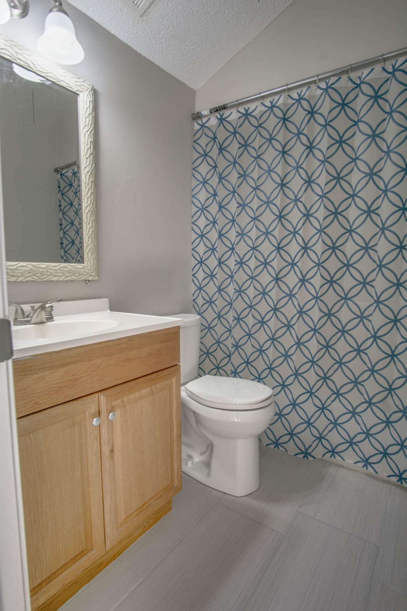 LAKESIDE CONDO AT BLUEWATER BAY - Residential