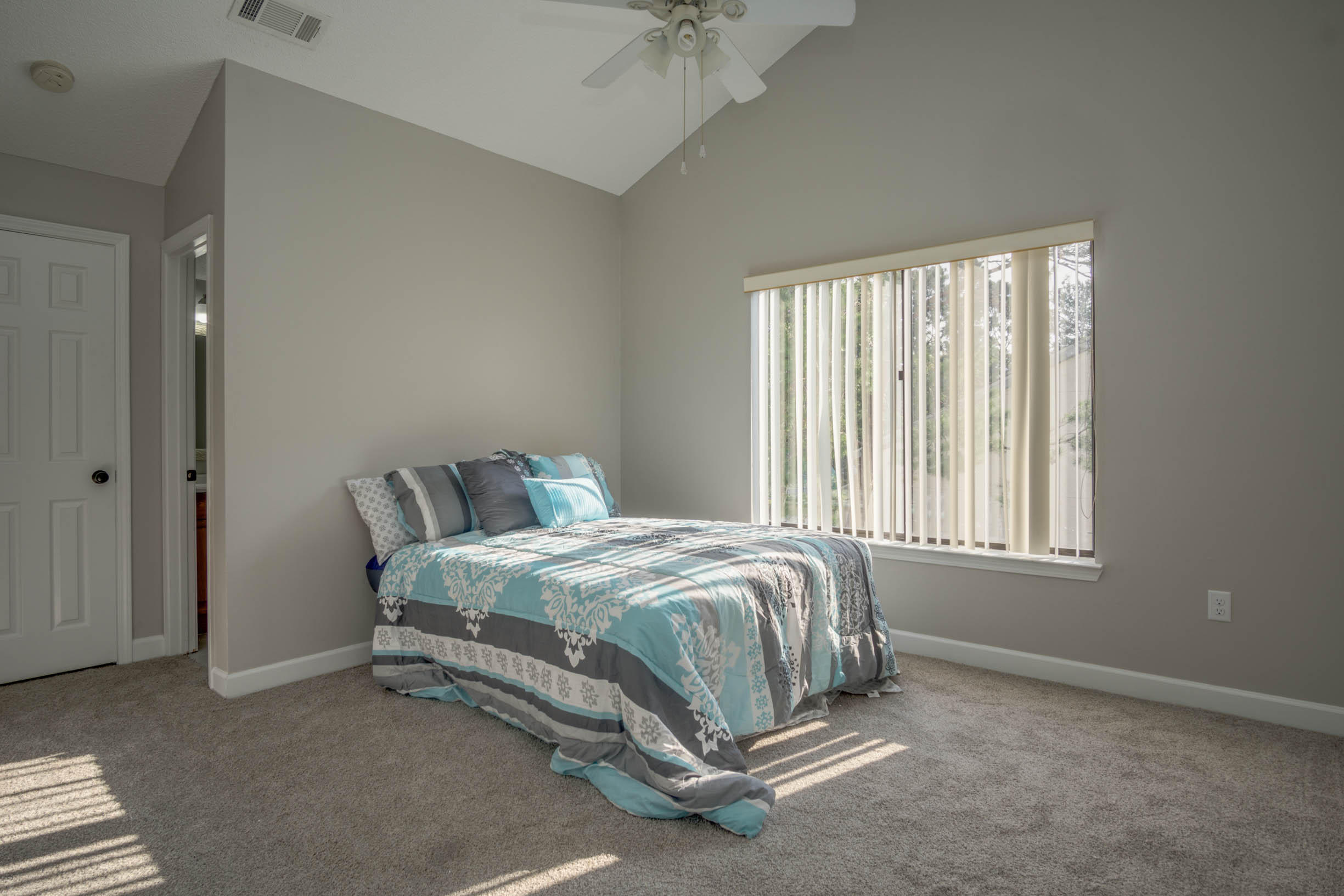 LAKESIDE CONDO AT BLUEWATER BAY - Residential