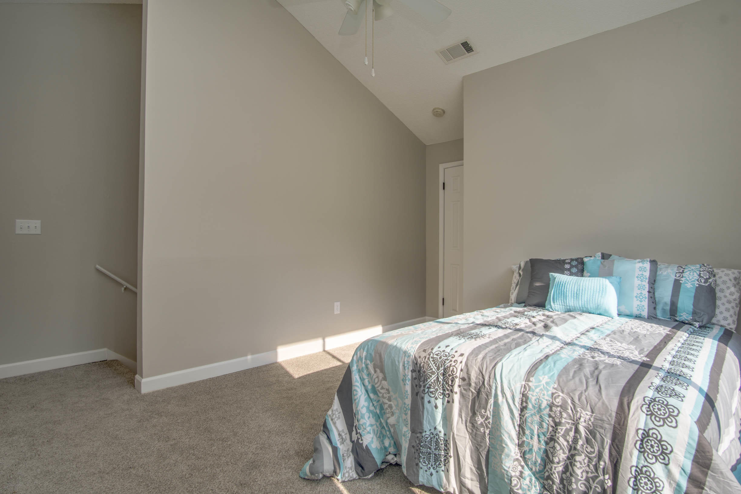 LAKESIDE CONDO AT BLUEWATER BAY - Residential