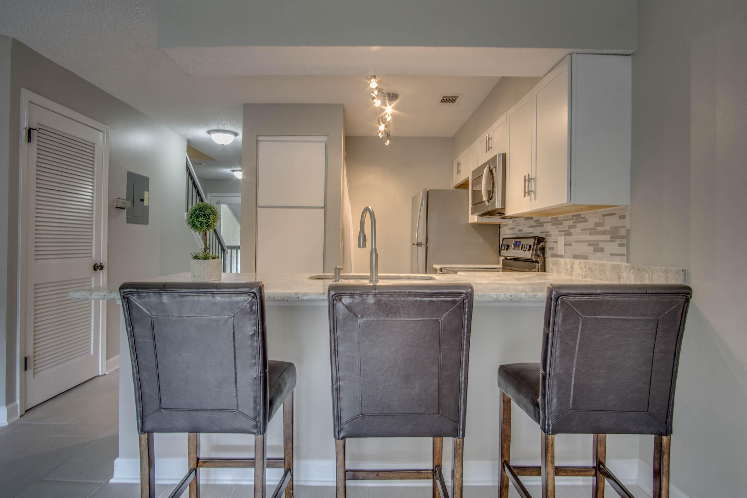 LAKESIDE CONDO AT BLUEWATER BAY - Residential