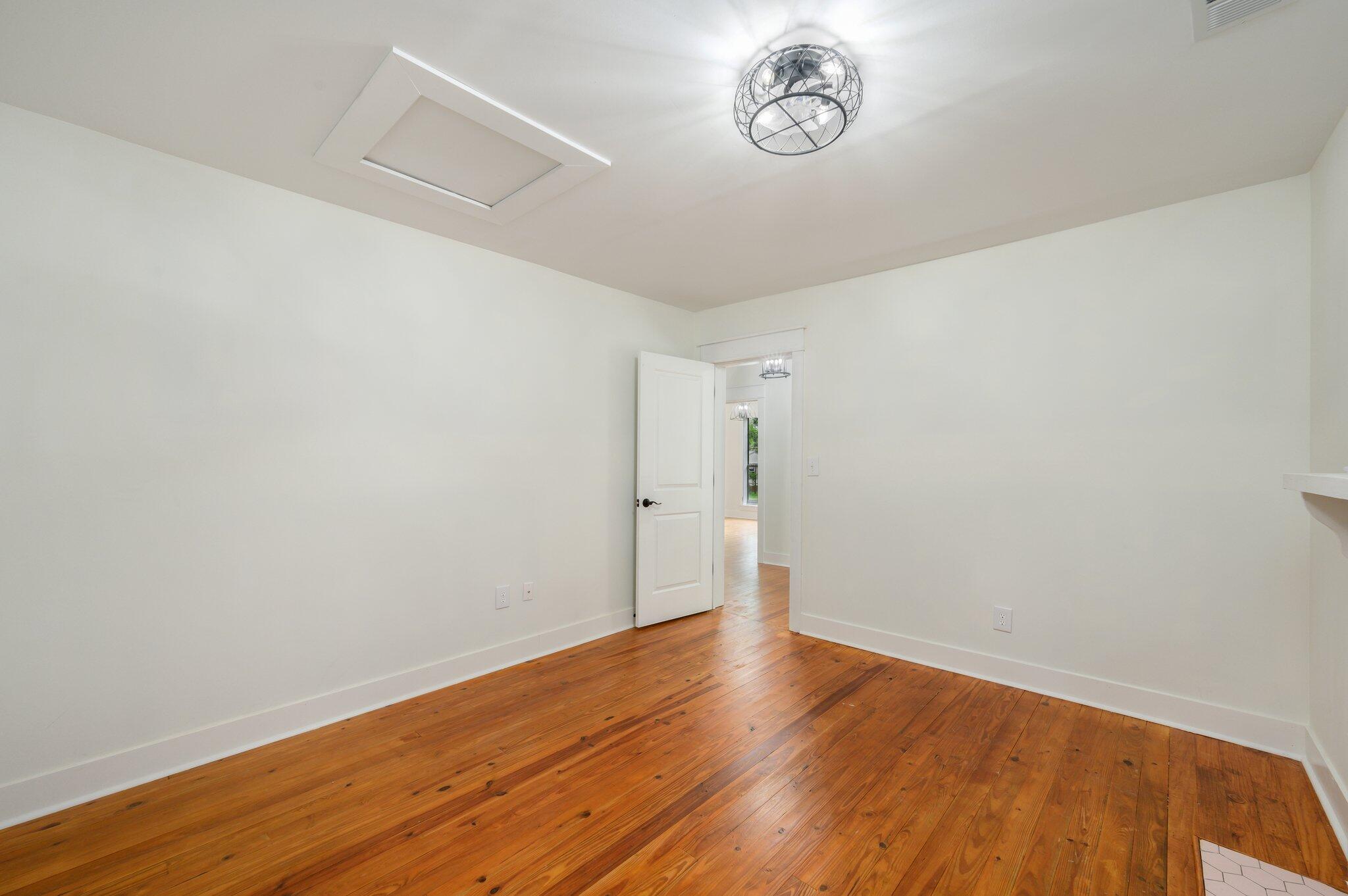 LAUREL HILL - Residential