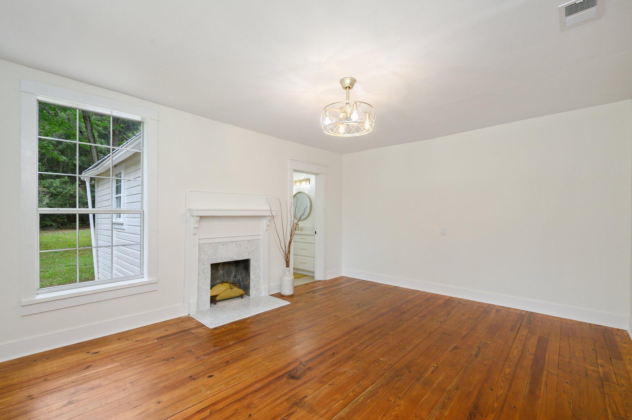 LAUREL HILL - Residential