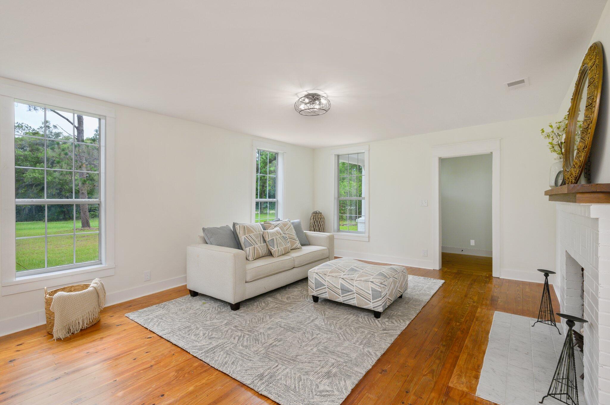 LAUREL HILL - Residential