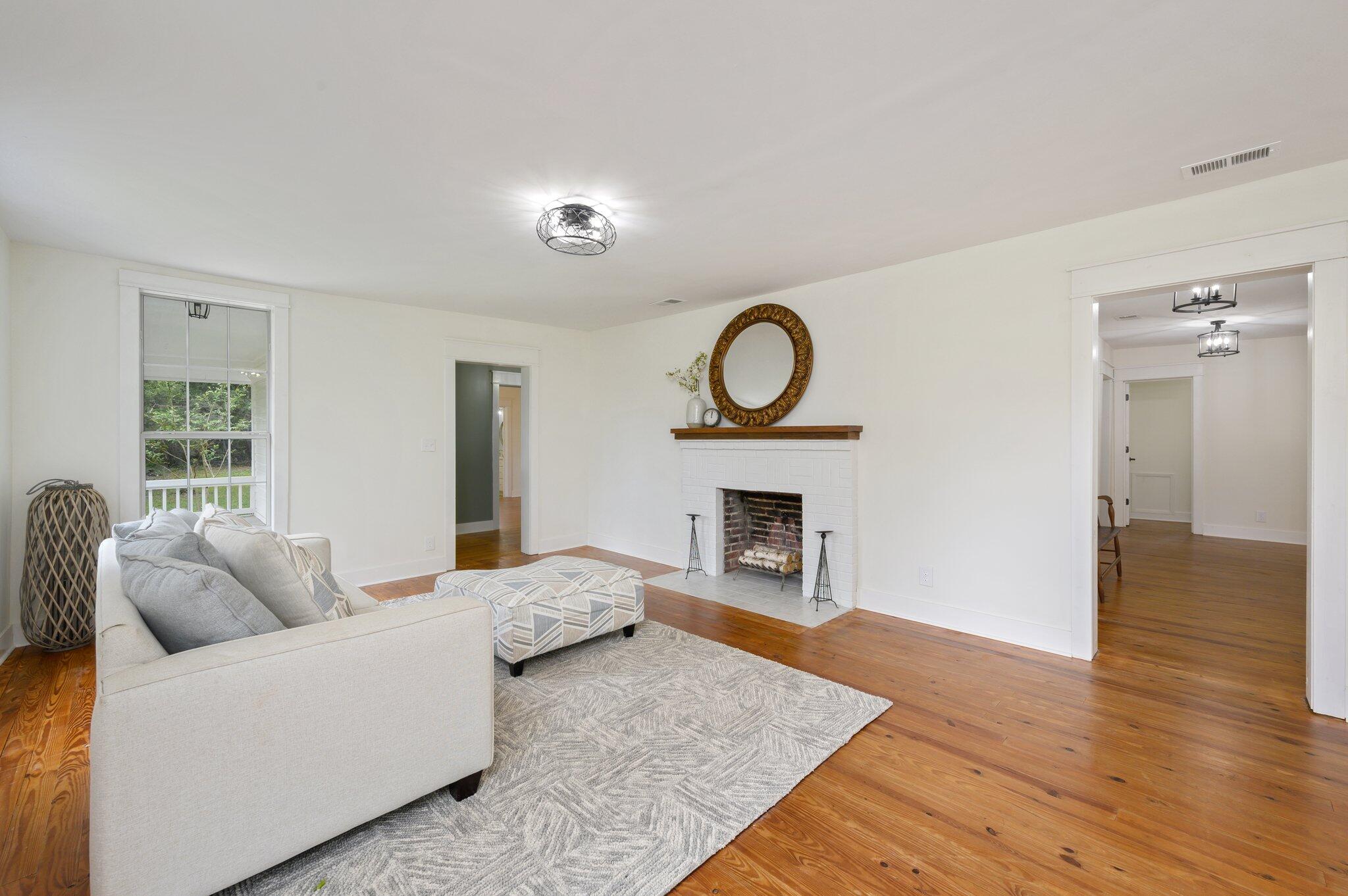 LAUREL HILL - Residential