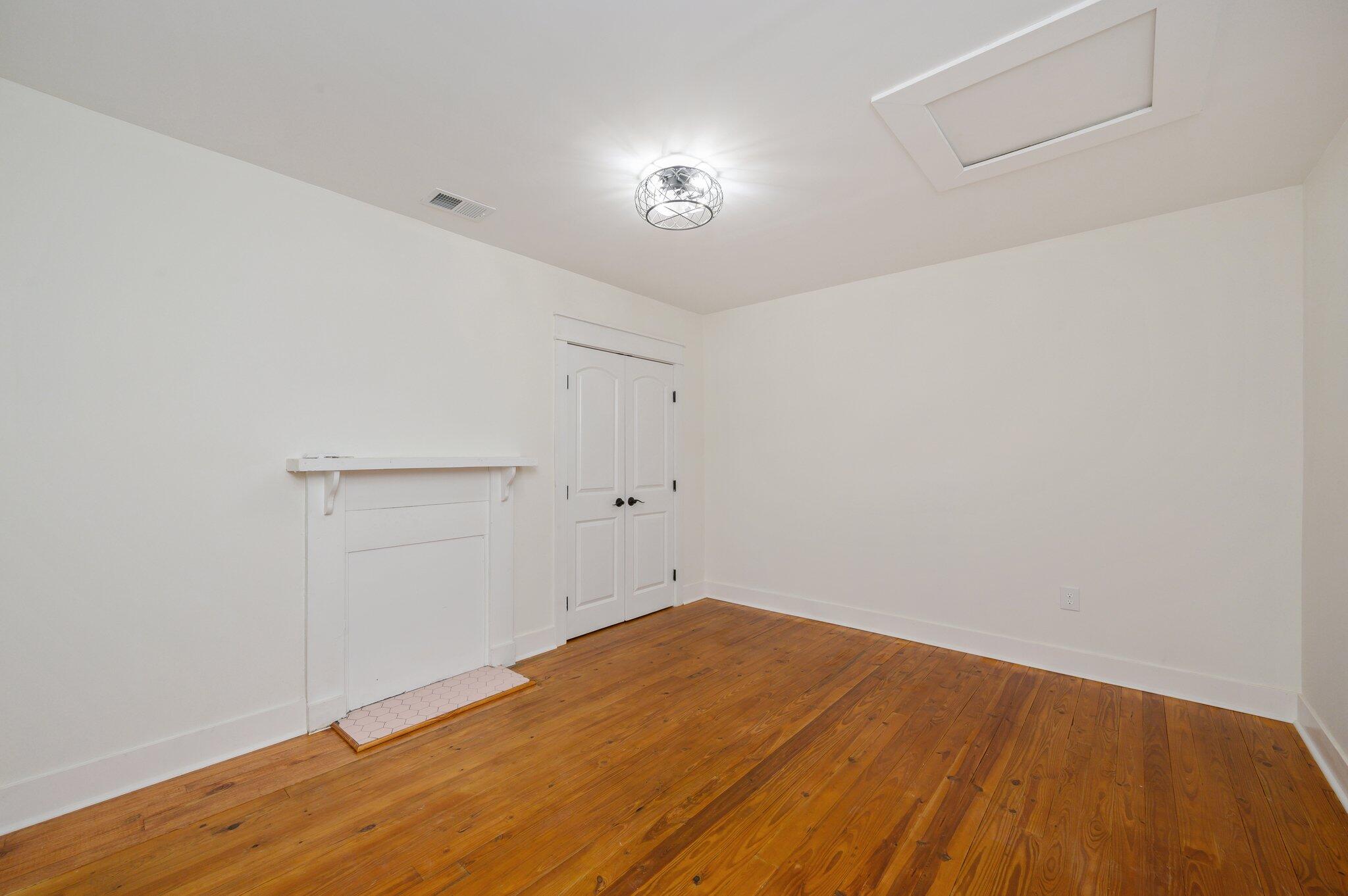 LAUREL HILL - Residential