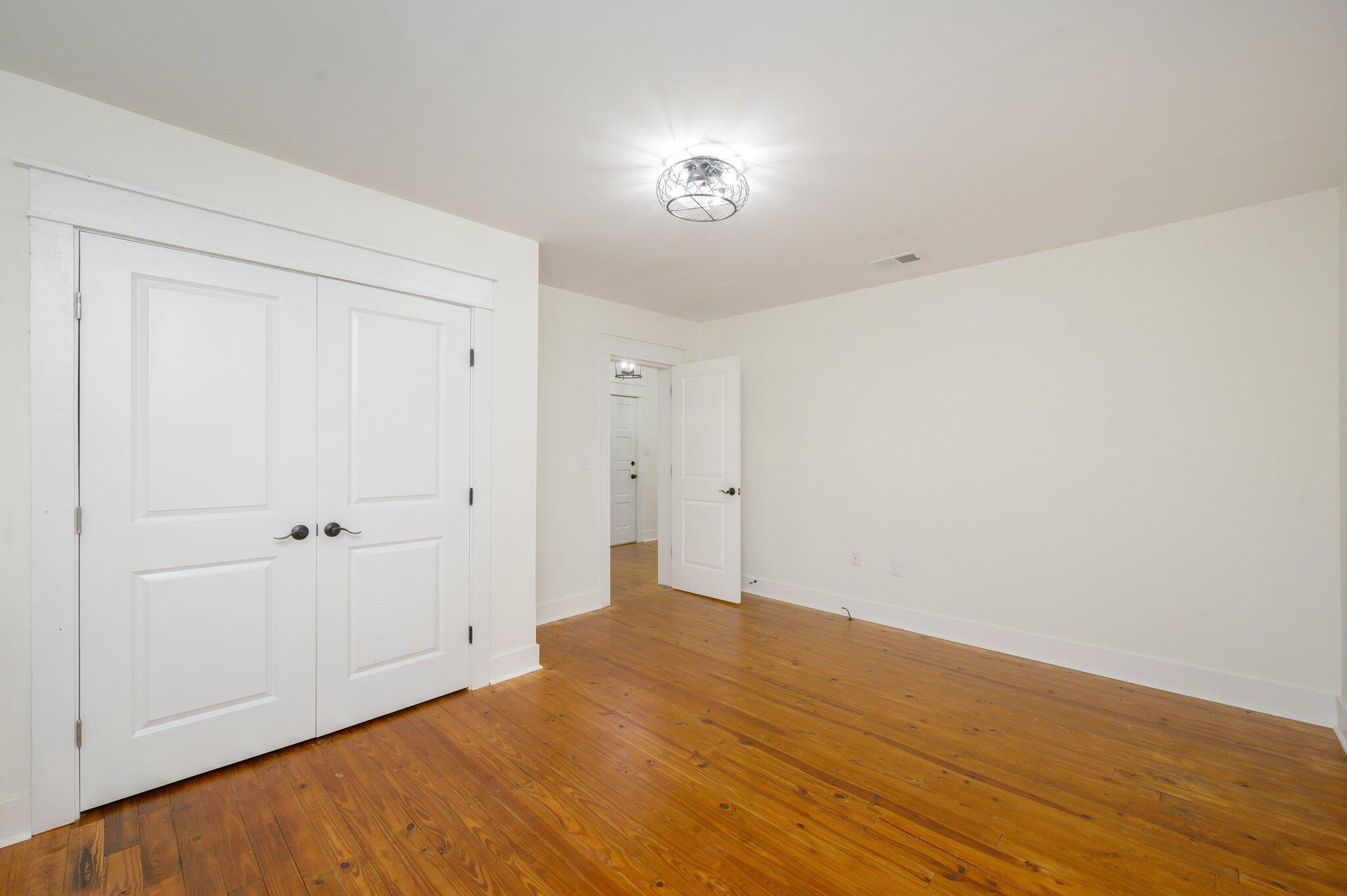 LAUREL HILL - Residential