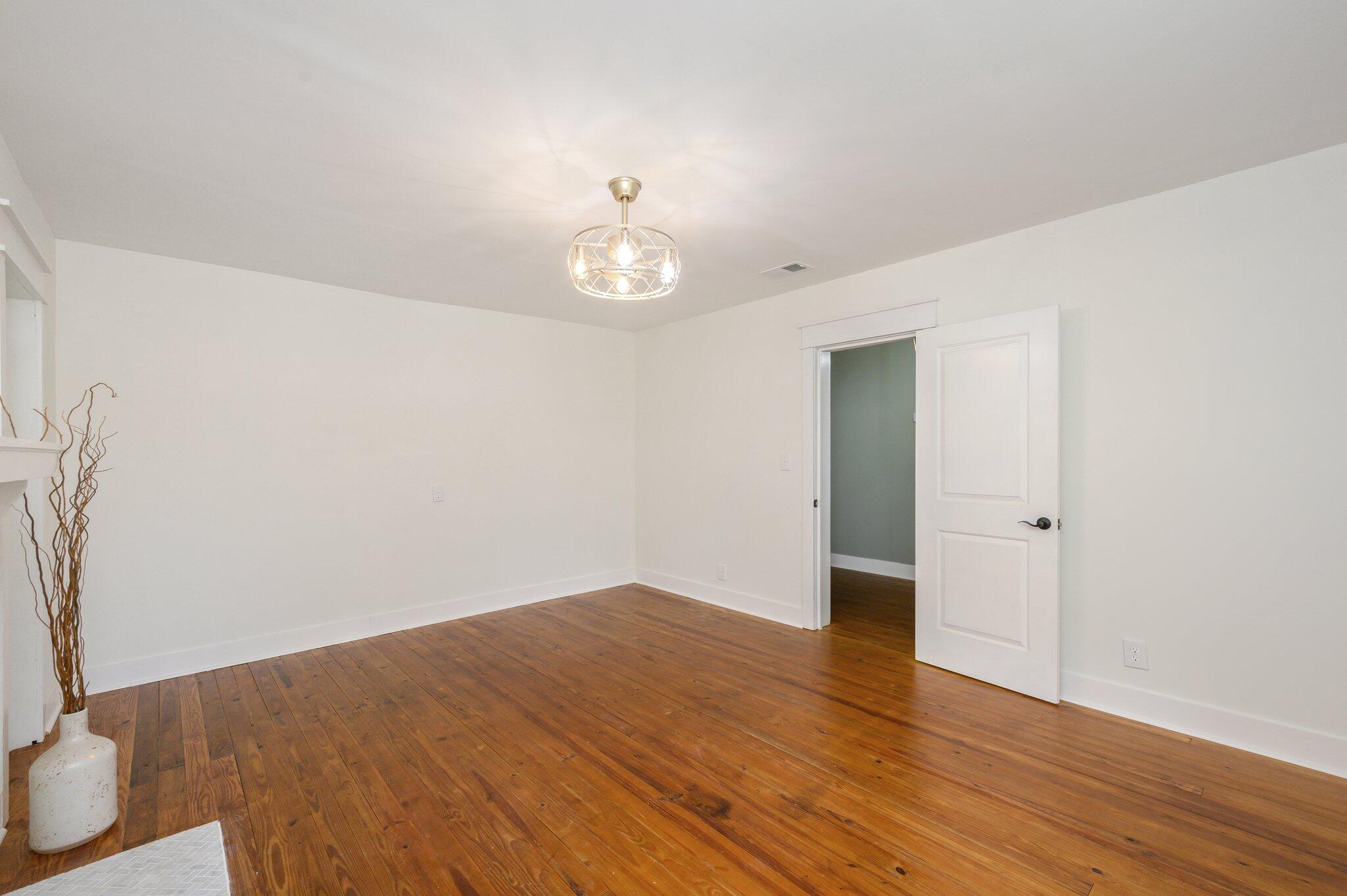 LAUREL HILL - Residential