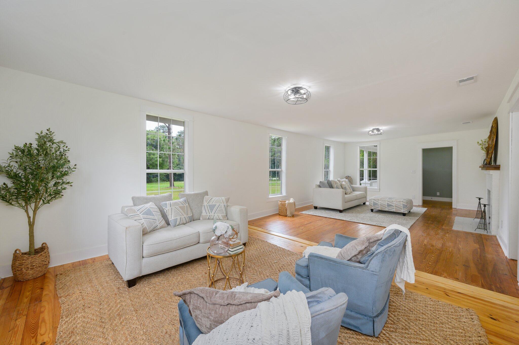 LAUREL HILL - Residential