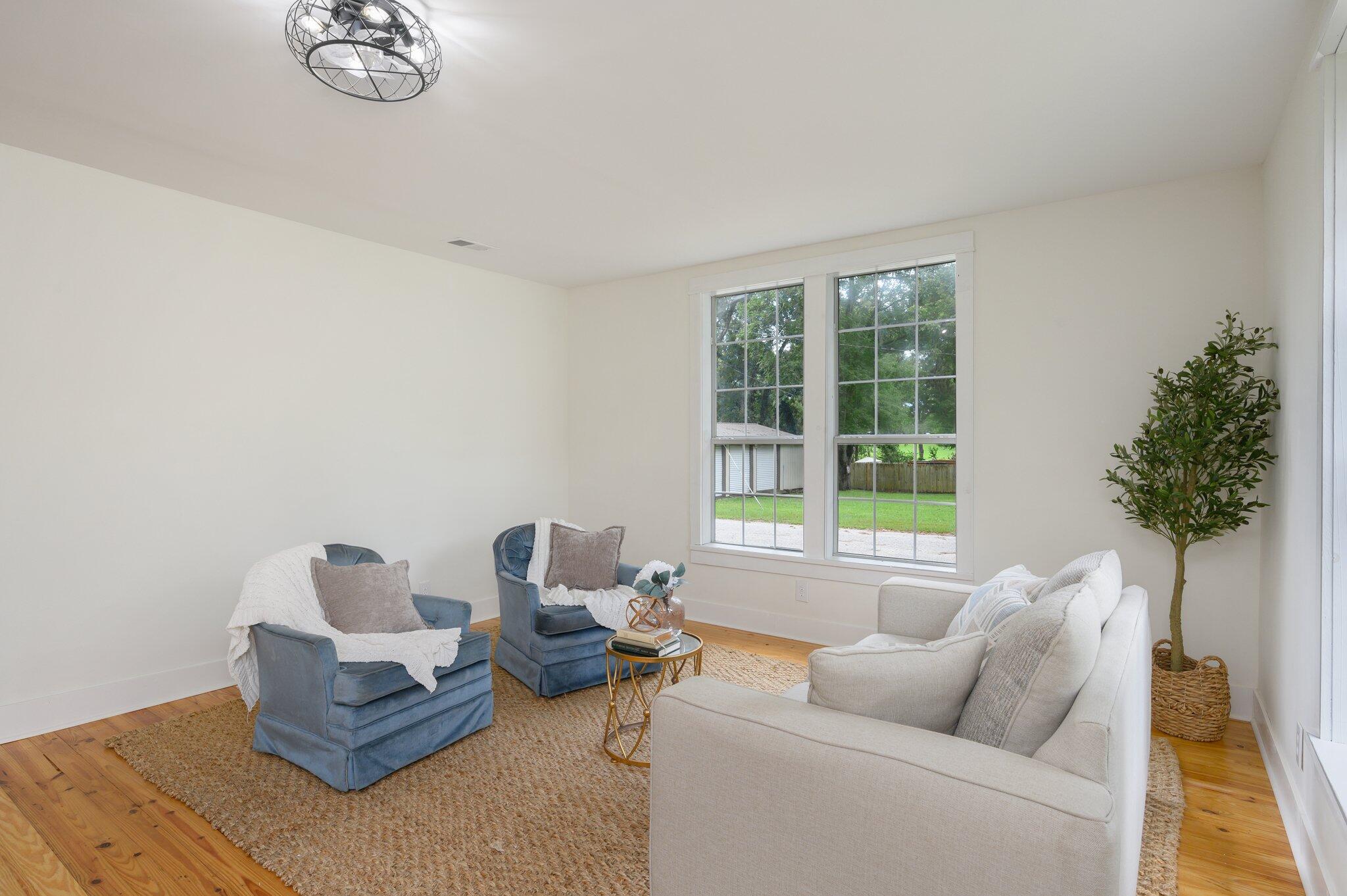 LAUREL HILL - Residential