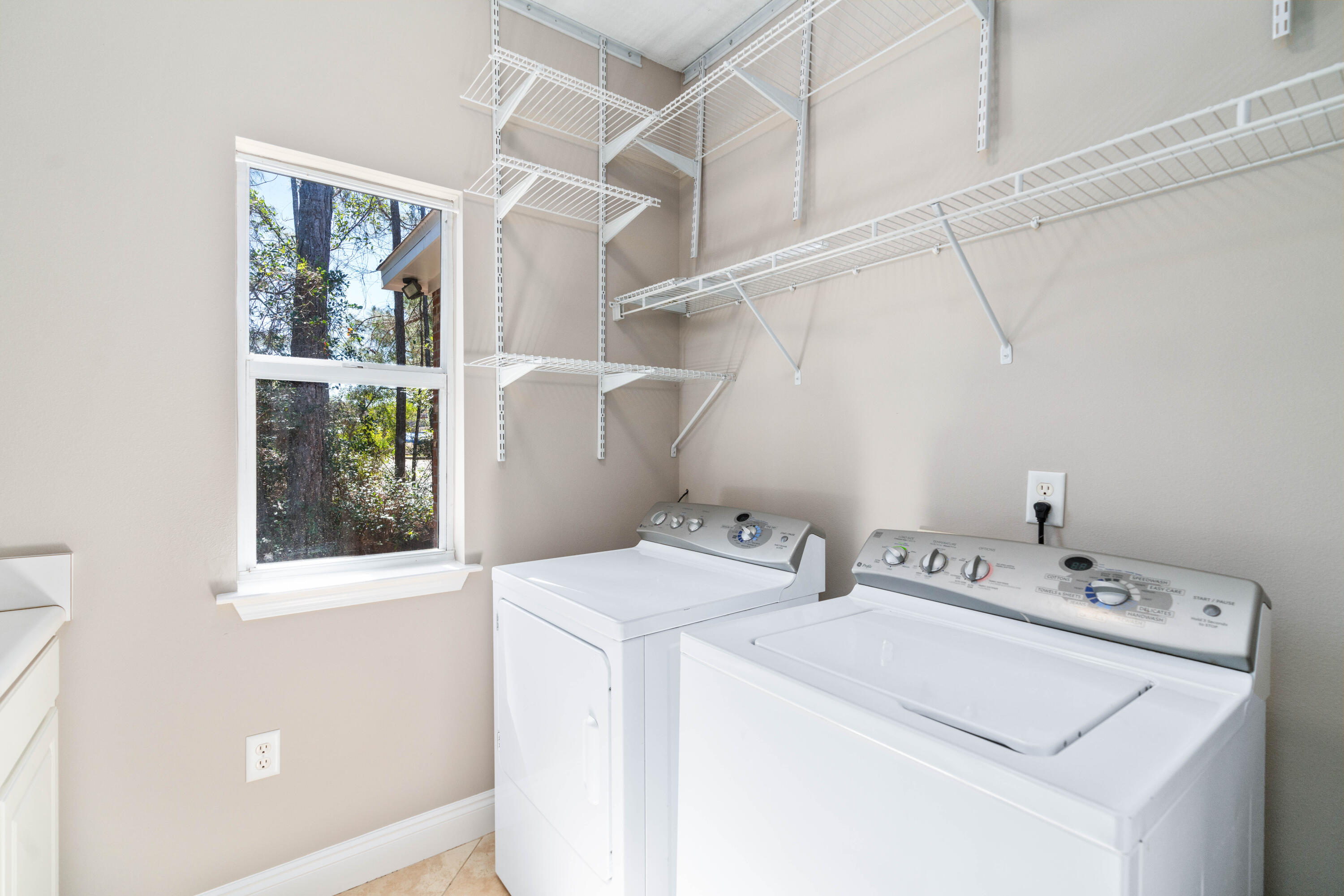 CANO ESTATES - Residential