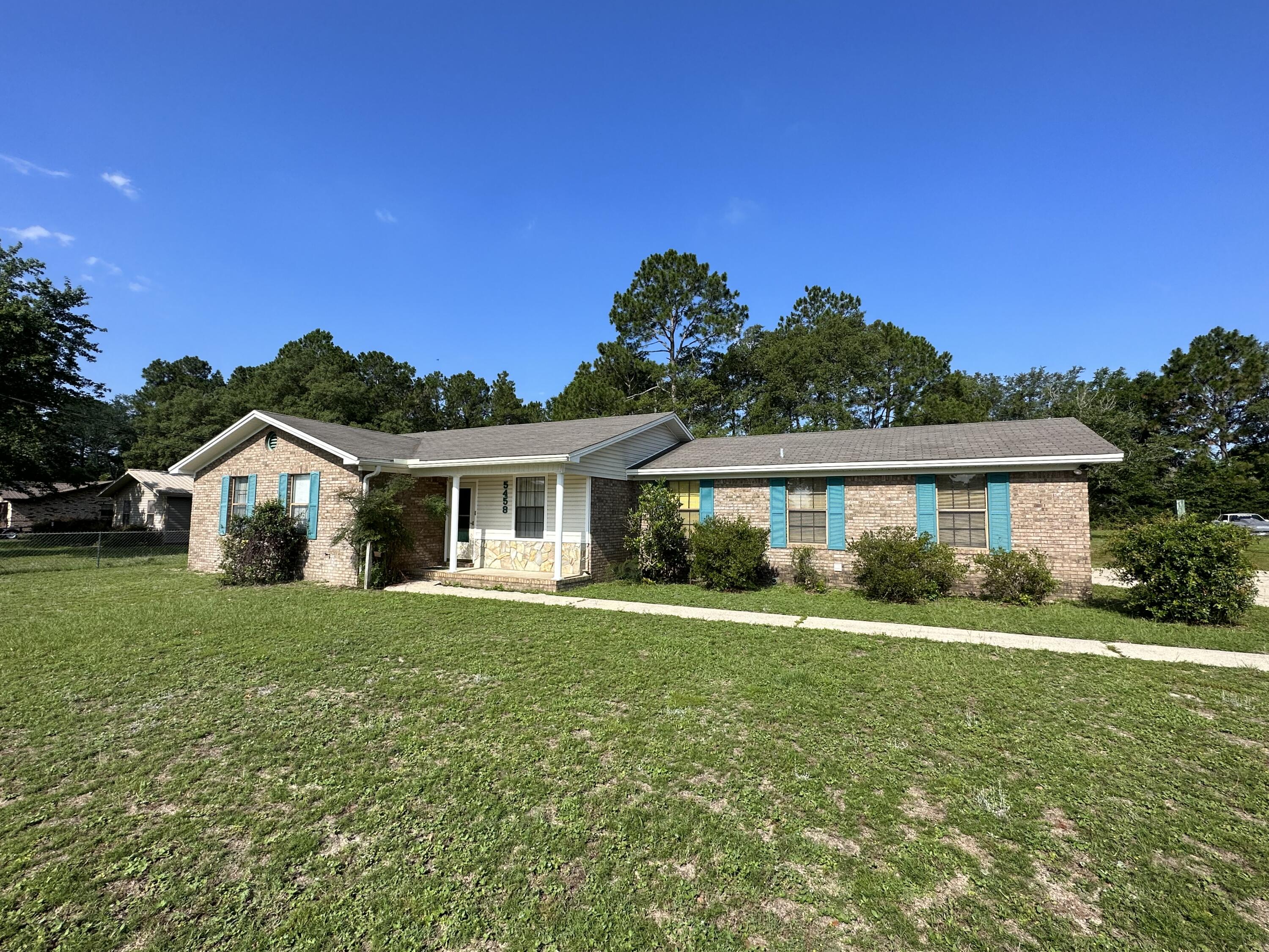 3 bedroom/2ba home with formal dining area. Home is mostly original with charm. Would be a great renovation project as it is located on large lot in great location to schools, employment and shopping.