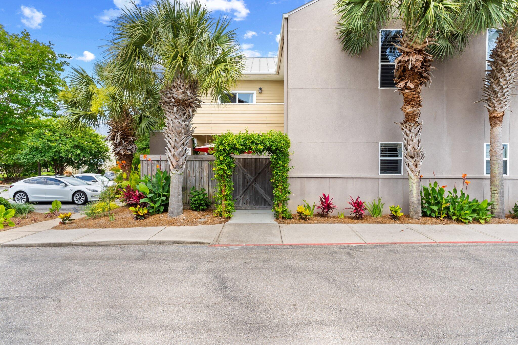 BEACH POINTE - Residential