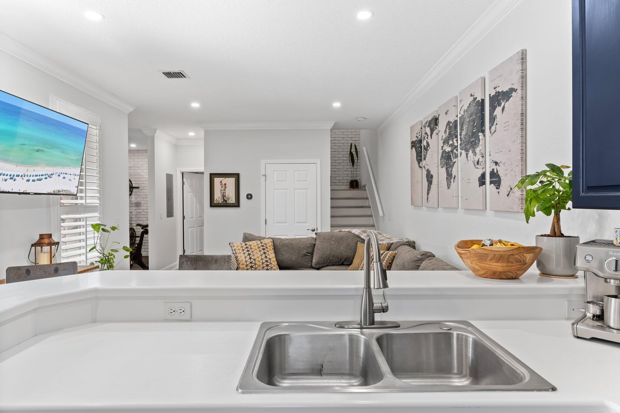 BEACH POINTE - Residential