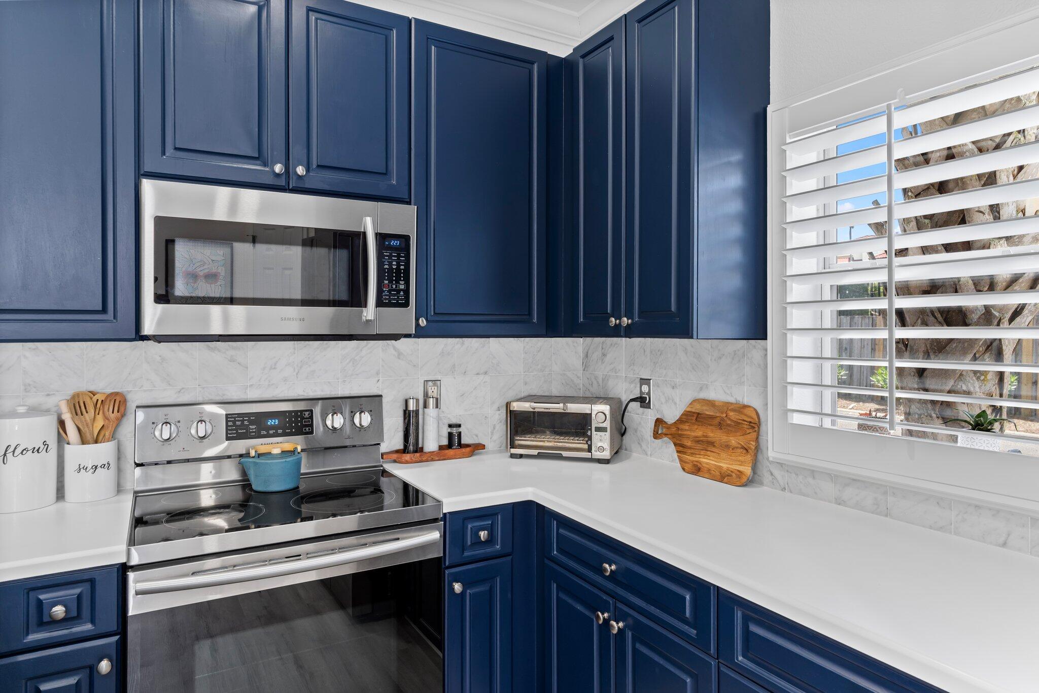 BEACH POINTE - Residential
