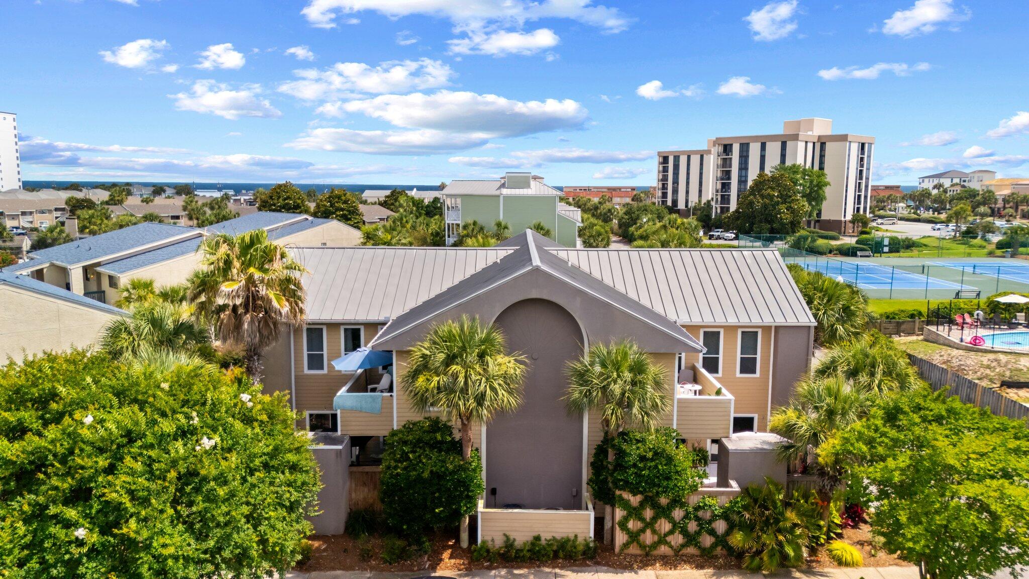 BEACH POINTE - Residential
