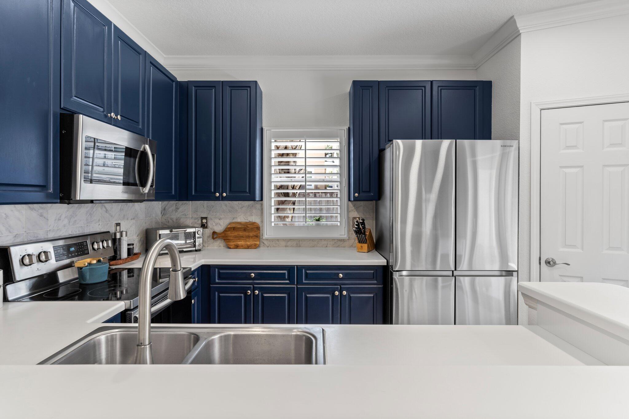 BEACH POINTE - Residential