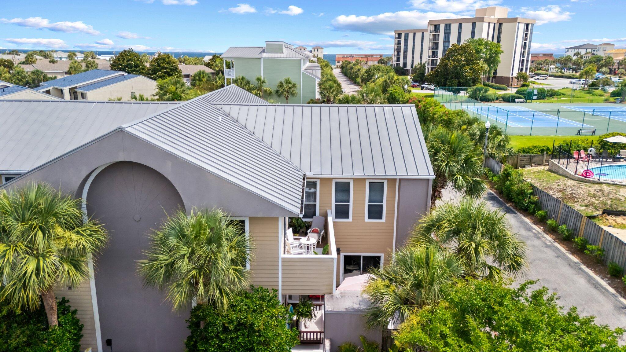 BEACH POINTE - Residential
